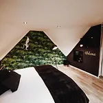Alpstuga Tropical Avec Bain A Bulles - In The Woods *