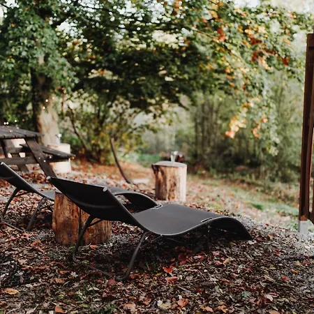 Tropical Avec Bain A Bulles - In The Woods